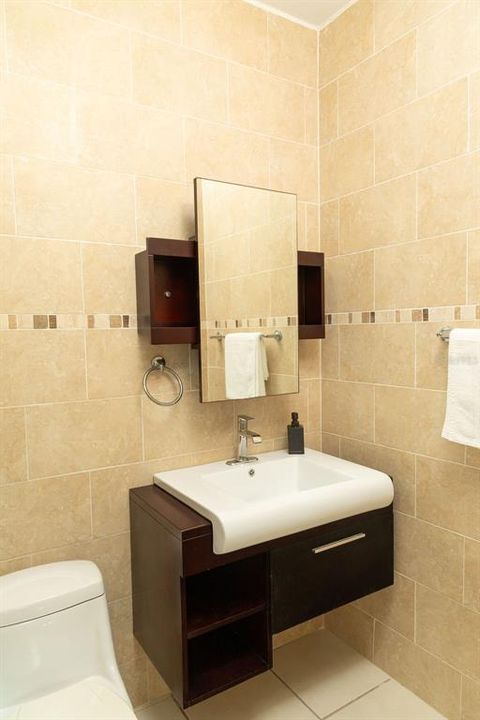 For Sale: $595,000 (3 beds, 3 baths, 1020 Square Feet)