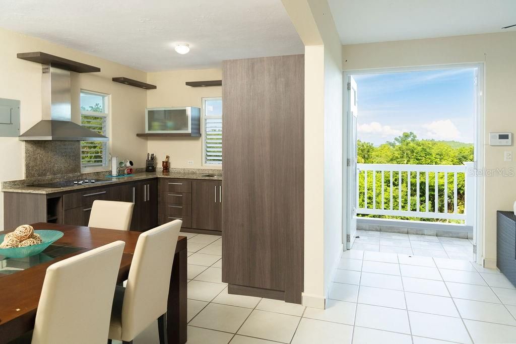 For Sale: $595,000 (3 beds, 3 baths, 1020 Square Feet)