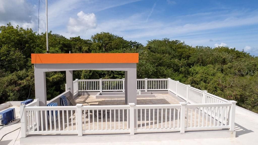 For Sale: $595,000 (3 beds, 3 baths, 1020 Square Feet)