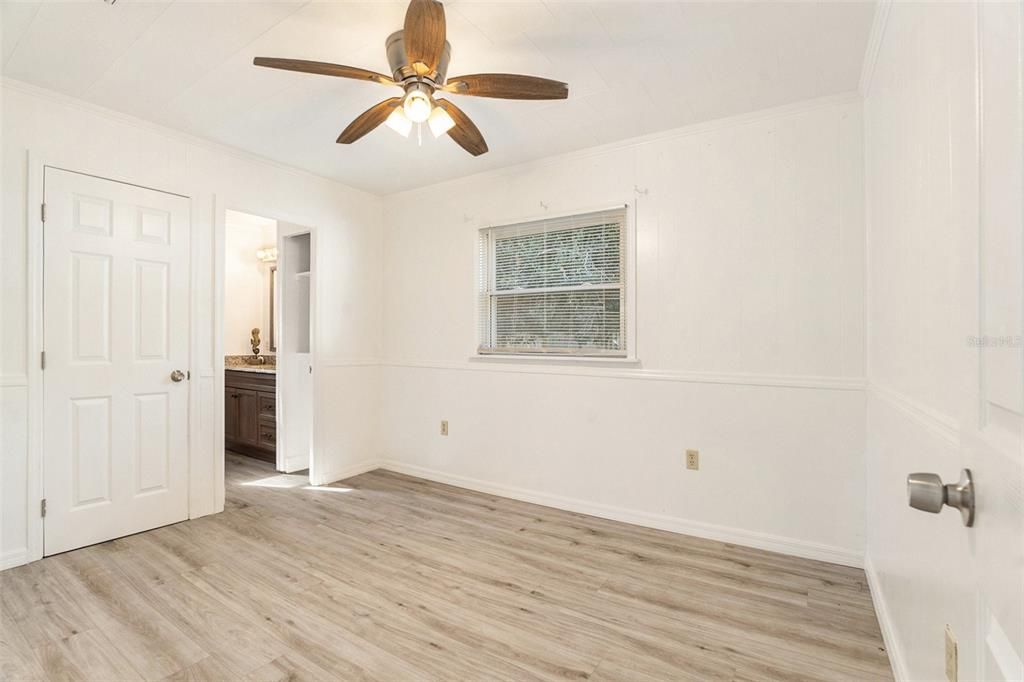 For Sale: $250,000 (3 beds, 2 baths, 1020 Square Feet)