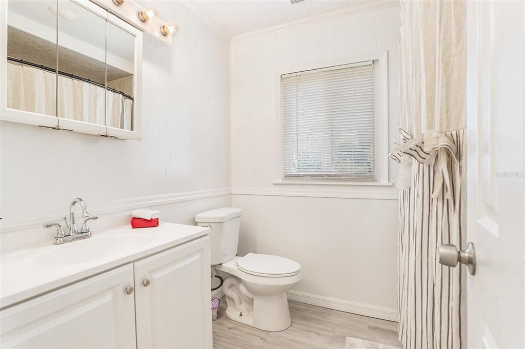 For Sale: $250,000 (3 beds, 2 baths, 1020 Square Feet)