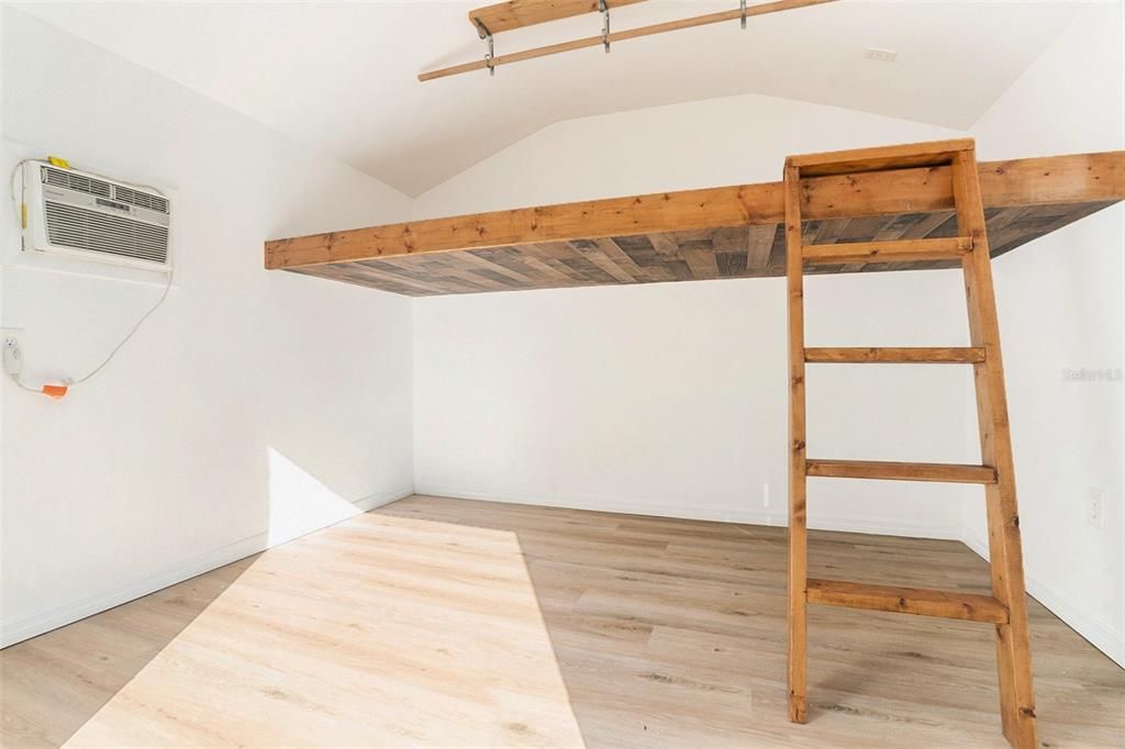 For Sale: $250,000 (3 beds, 2 baths, 1020 Square Feet)