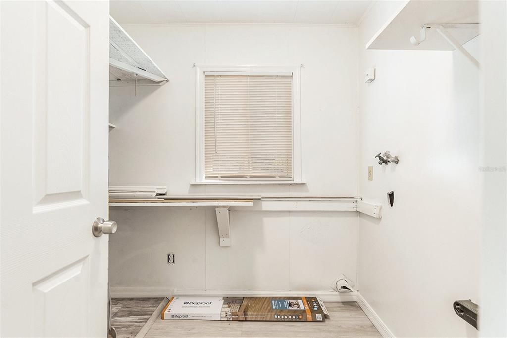 For Sale: $250,000 (3 beds, 2 baths, 1020 Square Feet)