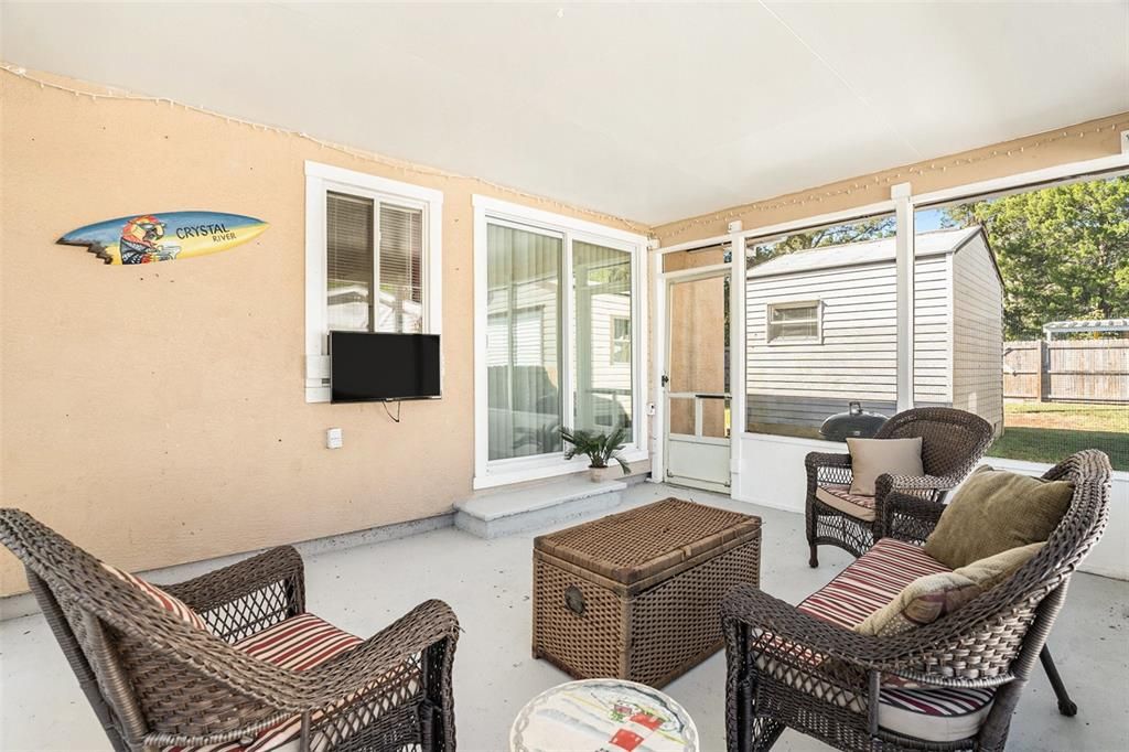 For Sale: $250,000 (3 beds, 2 baths, 1020 Square Feet)