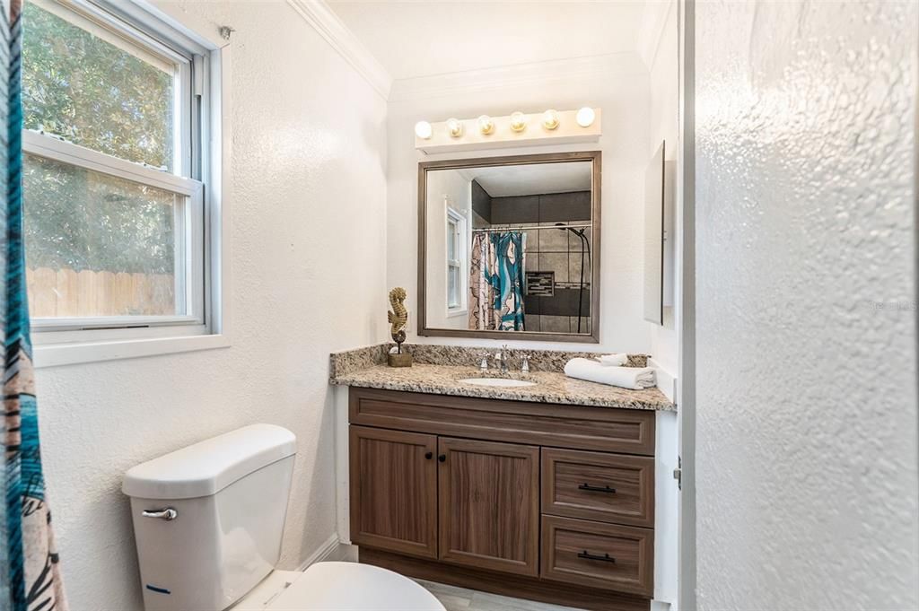 For Sale: $250,000 (3 beds, 2 baths, 1020 Square Feet)