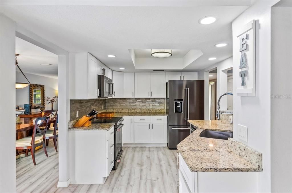 出租: $4,200 (3 贝兹, 2 浴室, 1865 平方英尺)