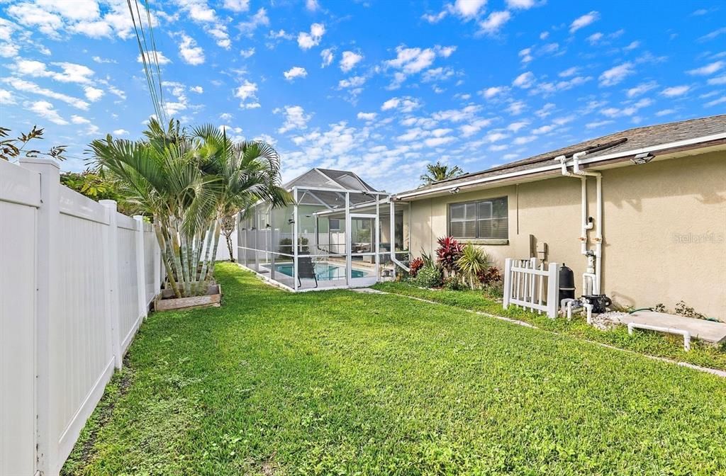 出租: $4,200 (3 贝兹, 2 浴室, 1865 平方英尺)