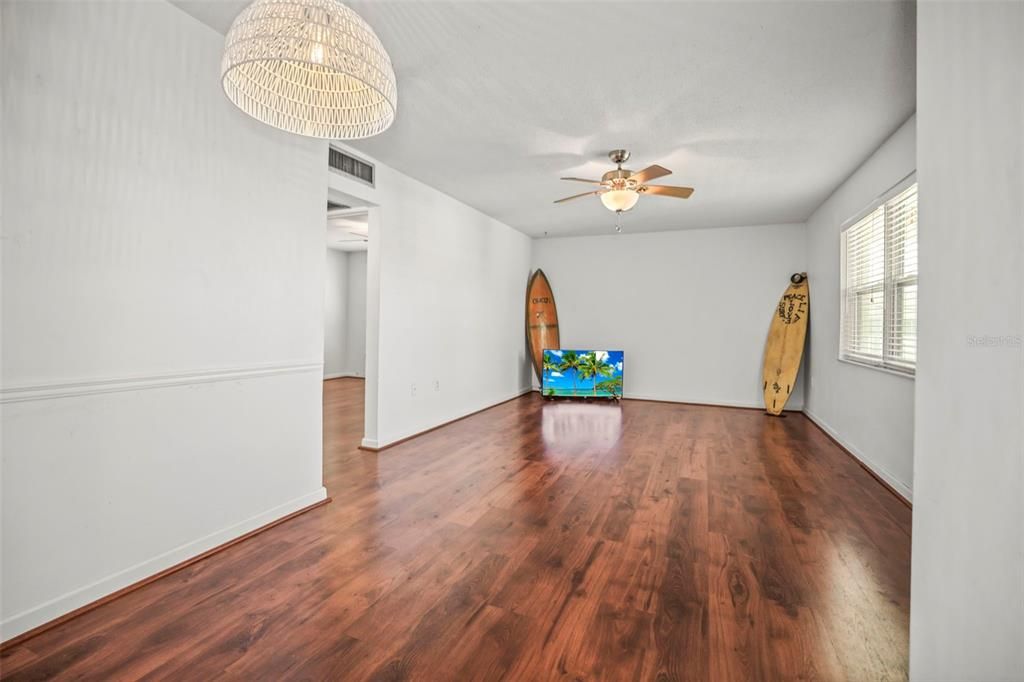 For Rent: $2,400 (2 beds, 2 baths, 875 Square Feet)