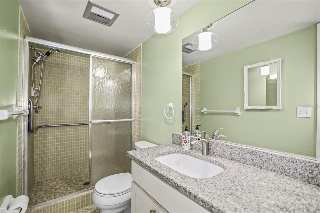 For Rent: $2,400 (2 beds, 2 baths, 875 Square Feet)