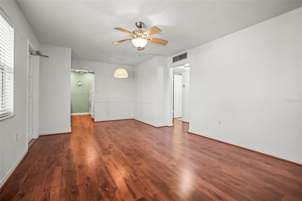 For Rent: $2,400 (2 beds, 2 baths, 875 Square Feet)