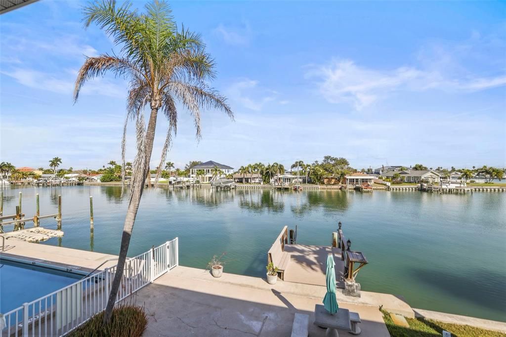 For Rent: $2,400 (2 beds, 2 baths, 875 Square Feet)