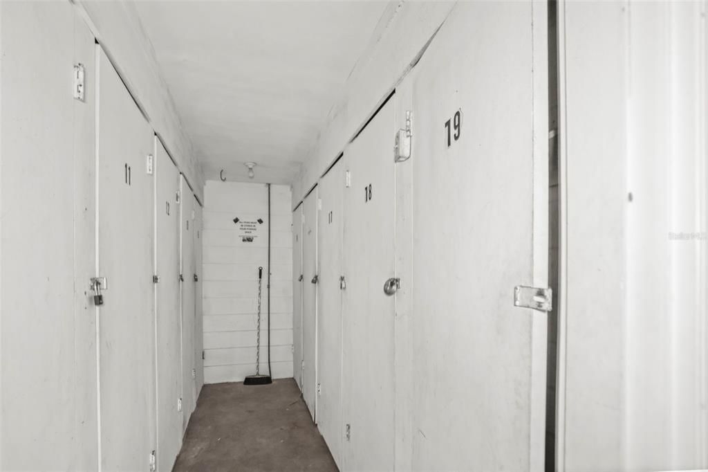 For Rent: $2,400 (2 beds, 2 baths, 875 Square Feet)