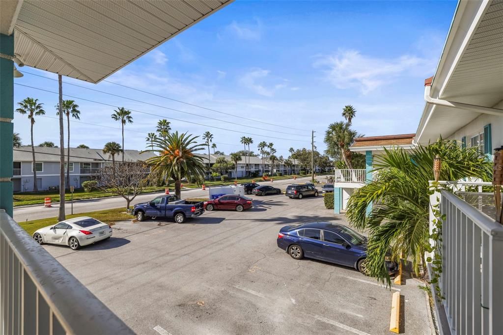 For Rent: $2,400 (2 beds, 2 baths, 875 Square Feet)