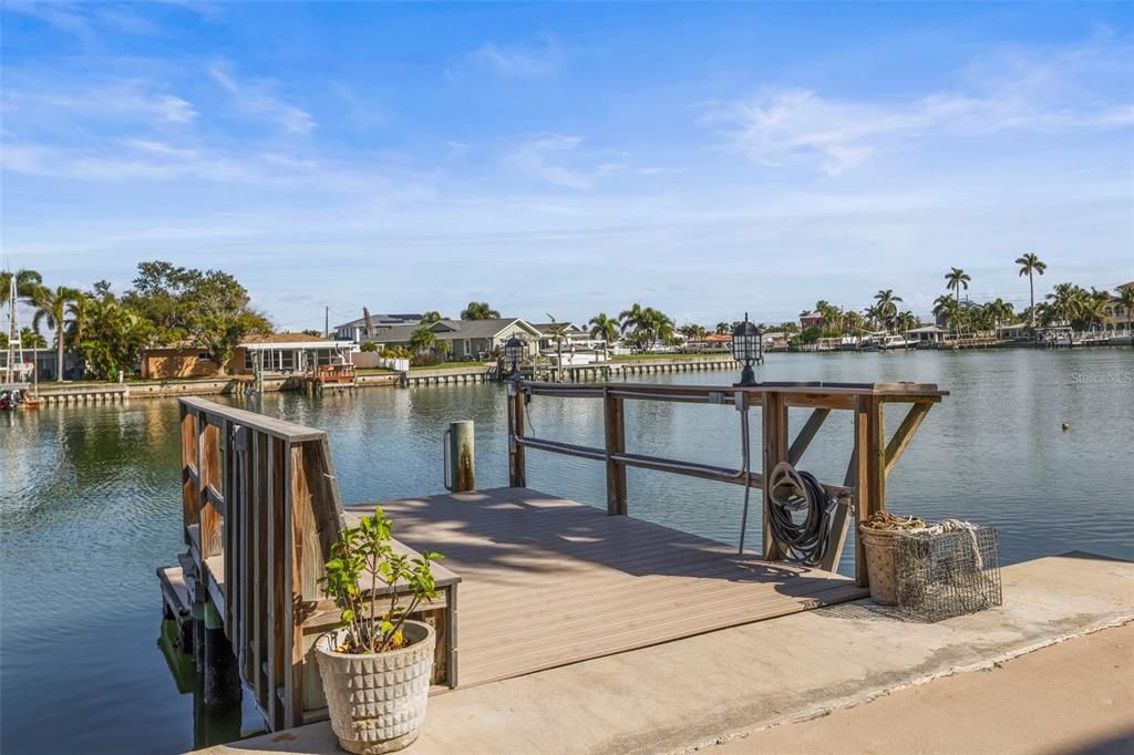 For Rent: $2,400 (2 beds, 2 baths, 875 Square Feet)