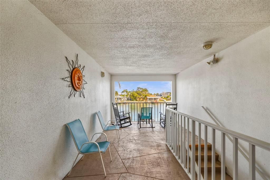 For Rent: $2,400 (2 beds, 2 baths, 875 Square Feet)