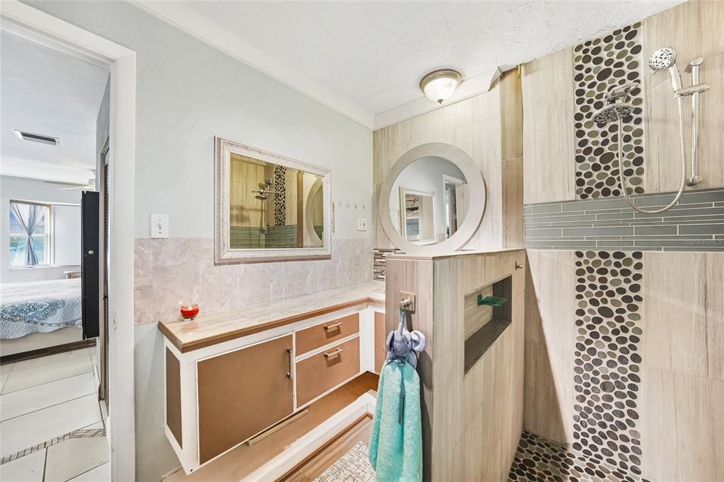 待售: $215,000 (3 贝兹, 2 浴室, 1260 平方英尺)