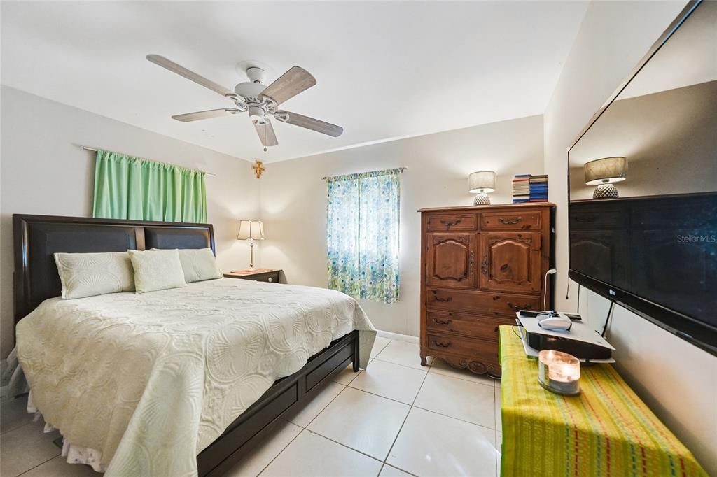 待售: $215,000 (3 贝兹, 2 浴室, 1260 平方英尺)