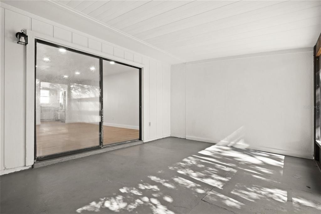 待售: $270,000 (2 贝兹, 1 浴室, 1048 平方英尺)