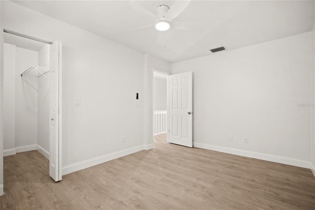 待售: $270,000 (2 贝兹, 1 浴室, 1048 平方英尺)