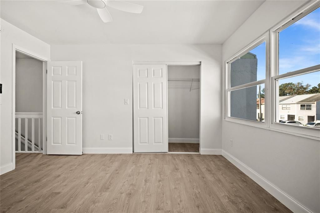 待售: $270,000 (2 贝兹, 1 浴室, 1048 平方英尺)