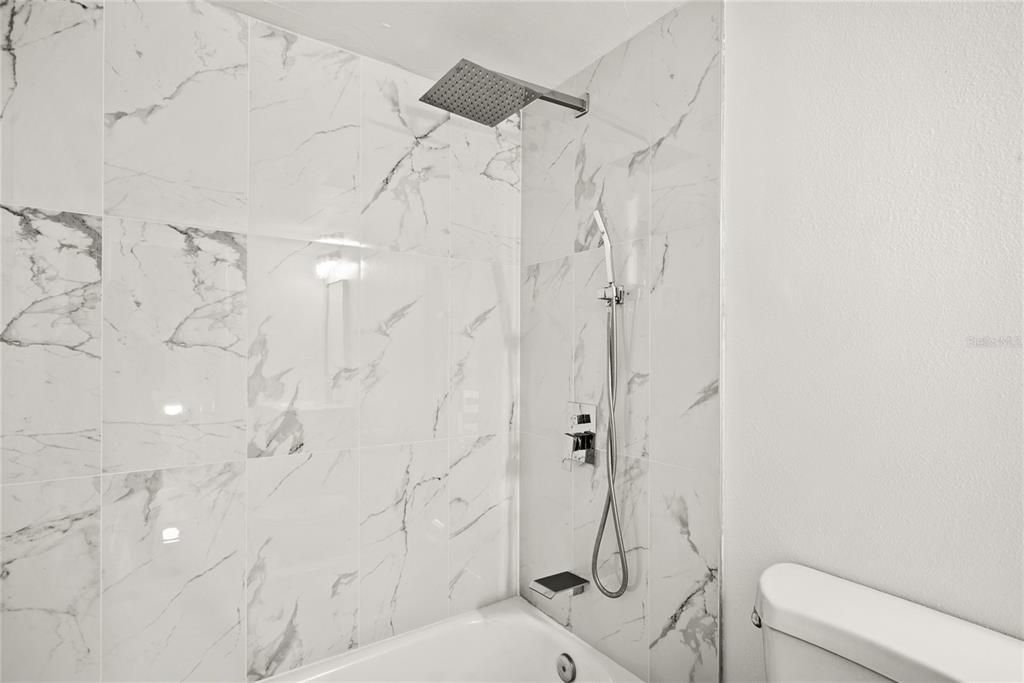 待售: $270,000 (2 贝兹, 1 浴室, 1048 平方英尺)