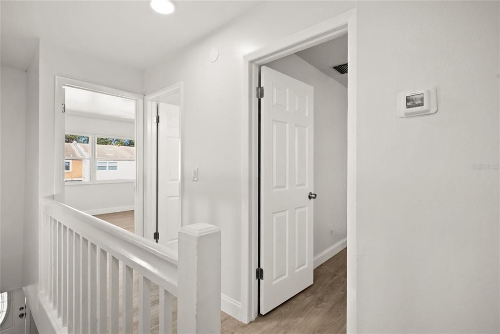 待售: $270,000 (2 贝兹, 1 浴室, 1048 平方英尺)