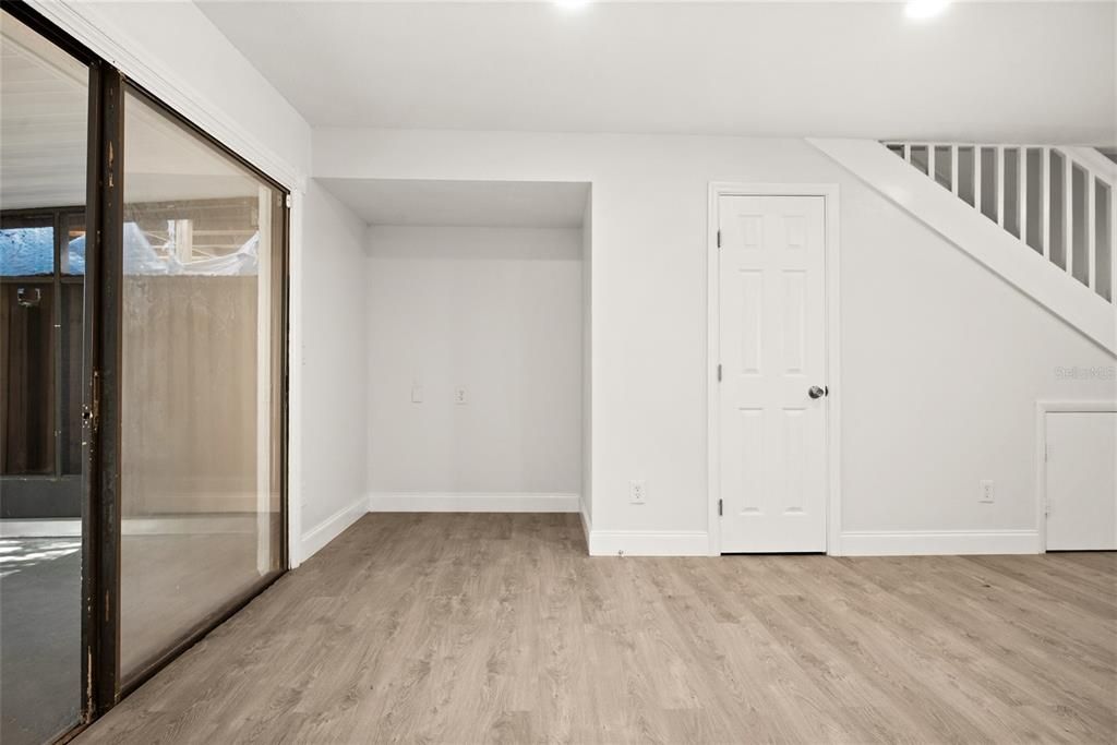 待售: $270,000 (2 贝兹, 1 浴室, 1048 平方英尺)