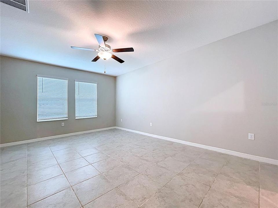 For Sale: $460,000 (6 beds, 3 baths, 3362 Square Feet)