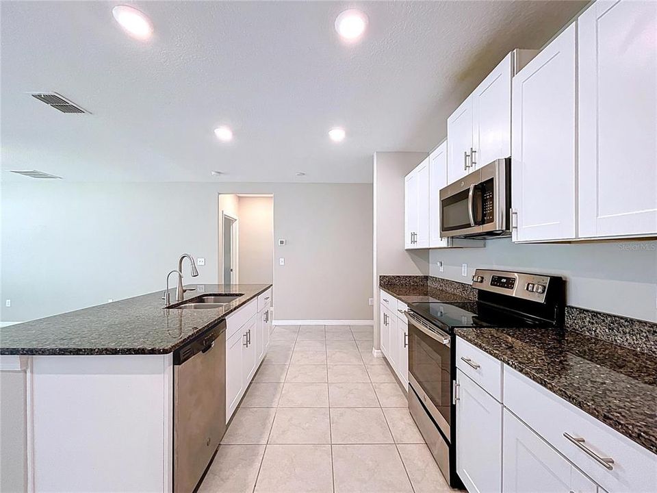 For Sale: $460,000 (6 beds, 3 baths, 3362 Square Feet)