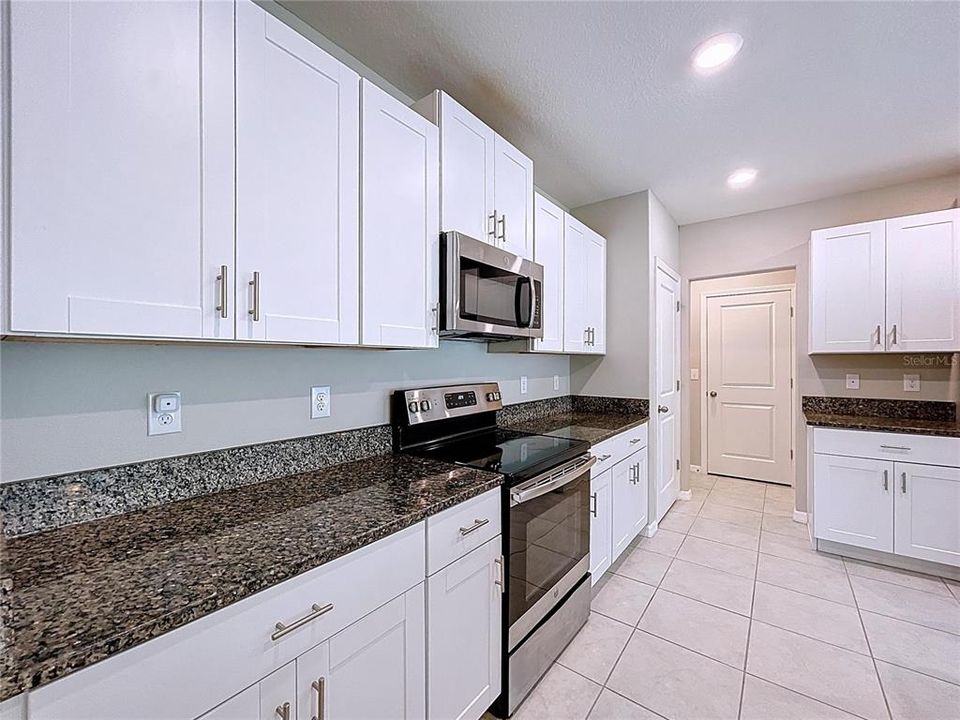 For Sale: $460,000 (6 beds, 3 baths, 3362 Square Feet)