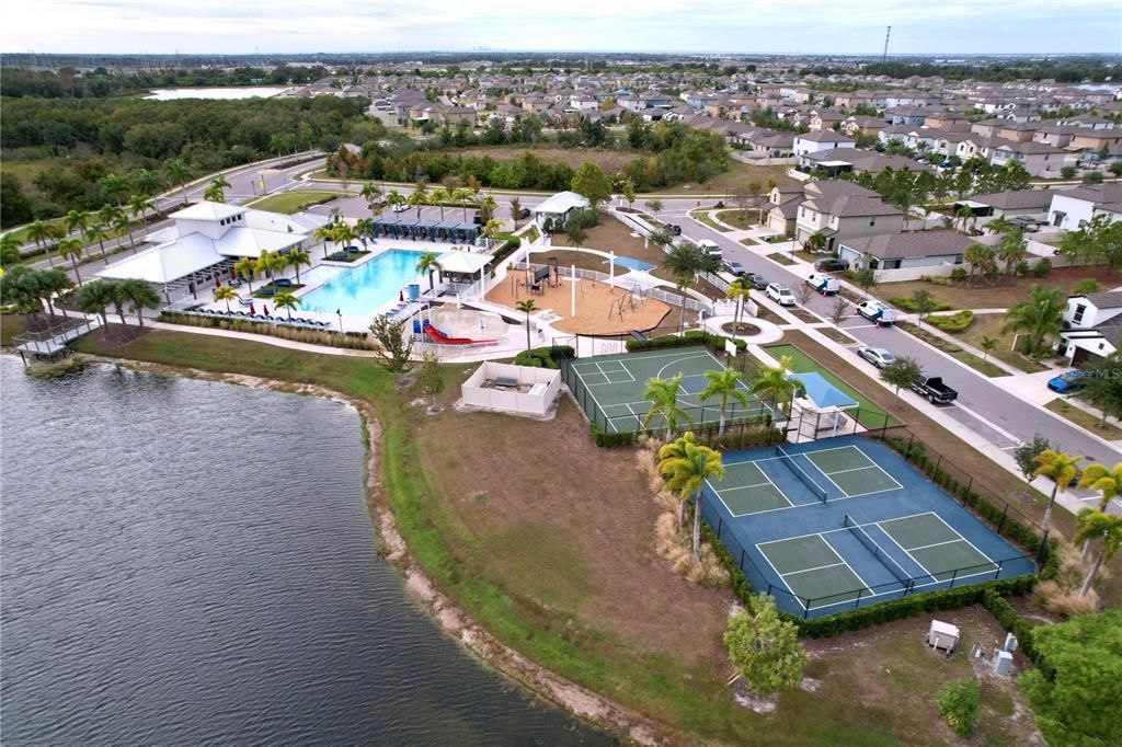 For Sale: $460,000 (6 beds, 3 baths, 3362 Square Feet)