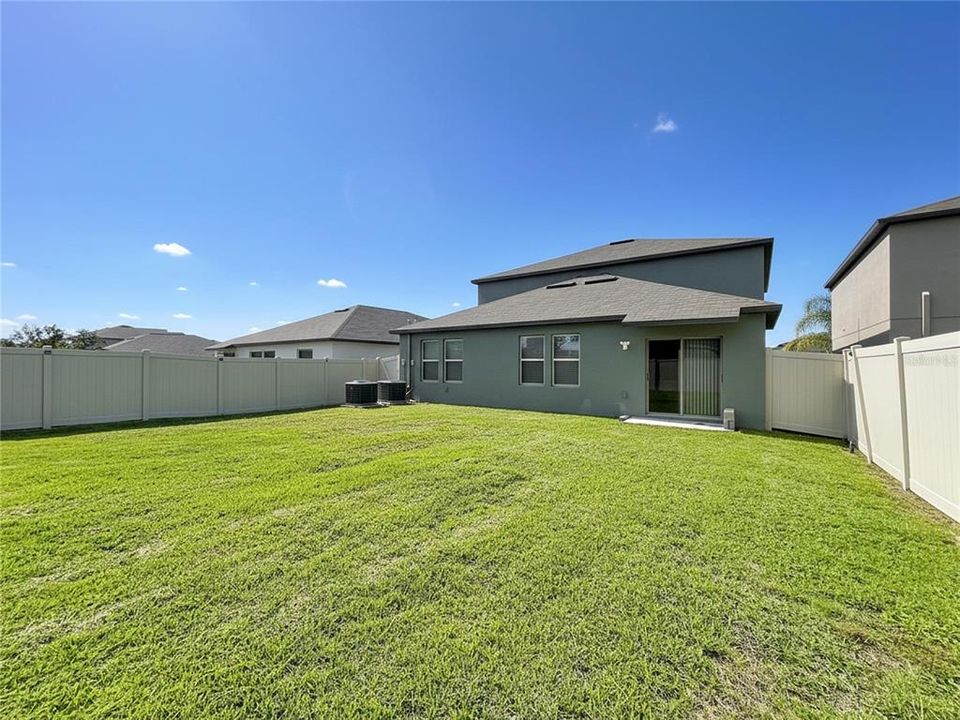 For Sale: $460,000 (6 beds, 3 baths, 3362 Square Feet)