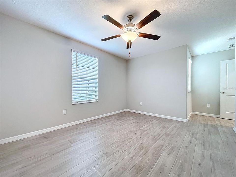 For Sale: $460,000 (6 beds, 3 baths, 3362 Square Feet)