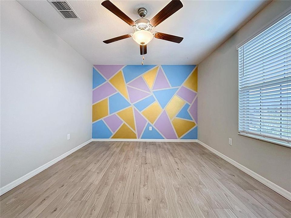 For Sale: $460,000 (6 beds, 3 baths, 3362 Square Feet)