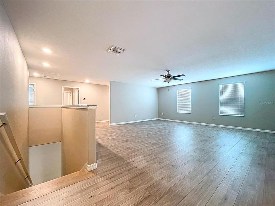 For Sale: $460,000 (6 beds, 3 baths, 3362 Square Feet)