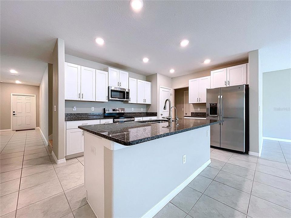 For Sale: $460,000 (6 beds, 3 baths, 3362 Square Feet)