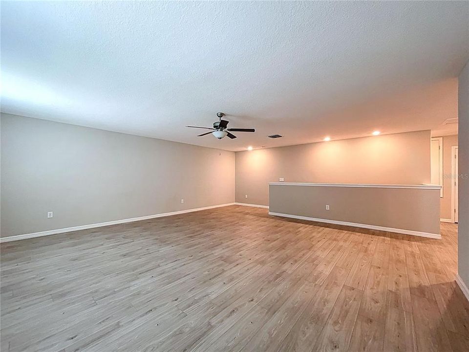 For Sale: $460,000 (6 beds, 3 baths, 3362 Square Feet)