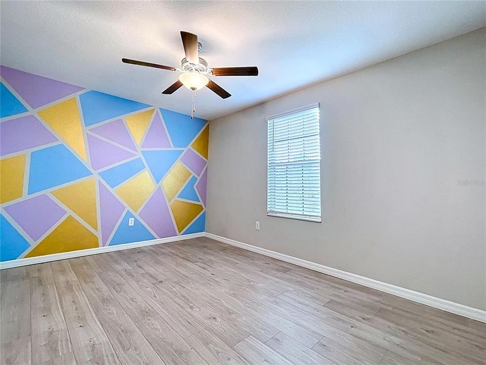 For Sale: $460,000 (6 beds, 3 baths, 3362 Square Feet)