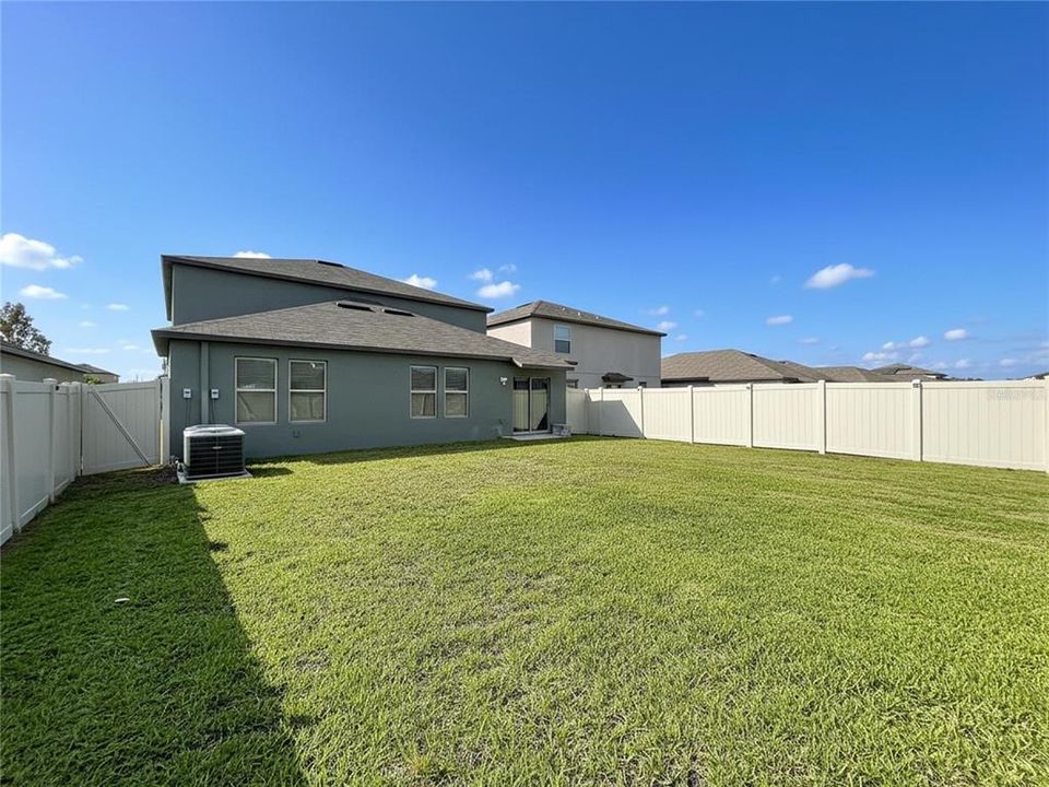 For Sale: $460,000 (6 beds, 3 baths, 3362 Square Feet)