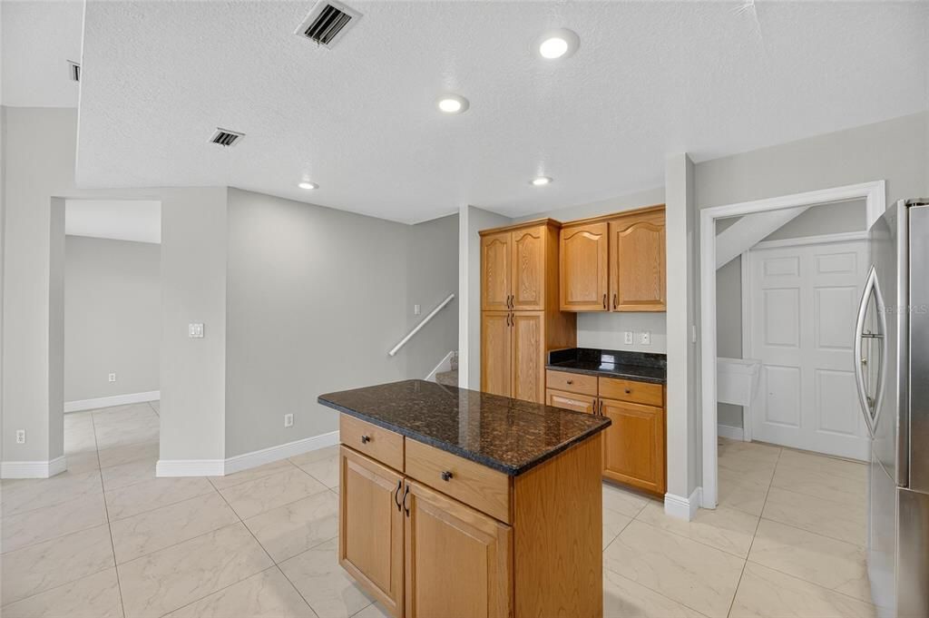 For Rent: $3,600 (3 beds, 2 baths, 2612 Square Feet)