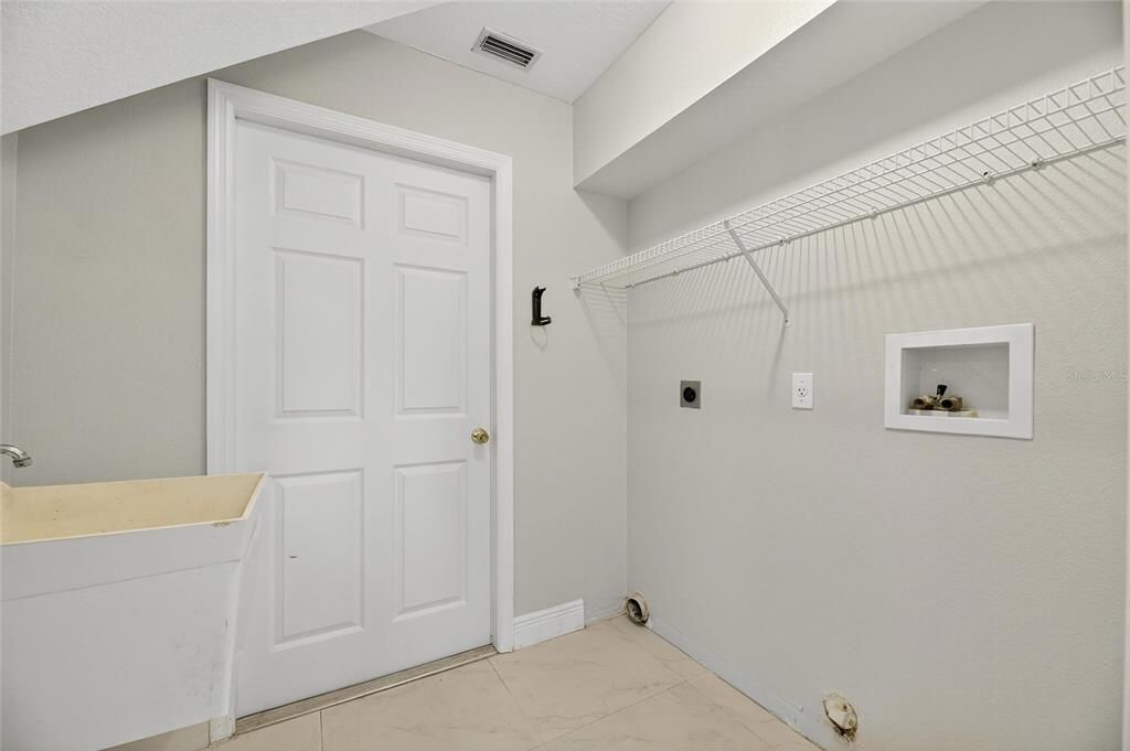 For Rent: $3,600 (3 beds, 2 baths, 2612 Square Feet)