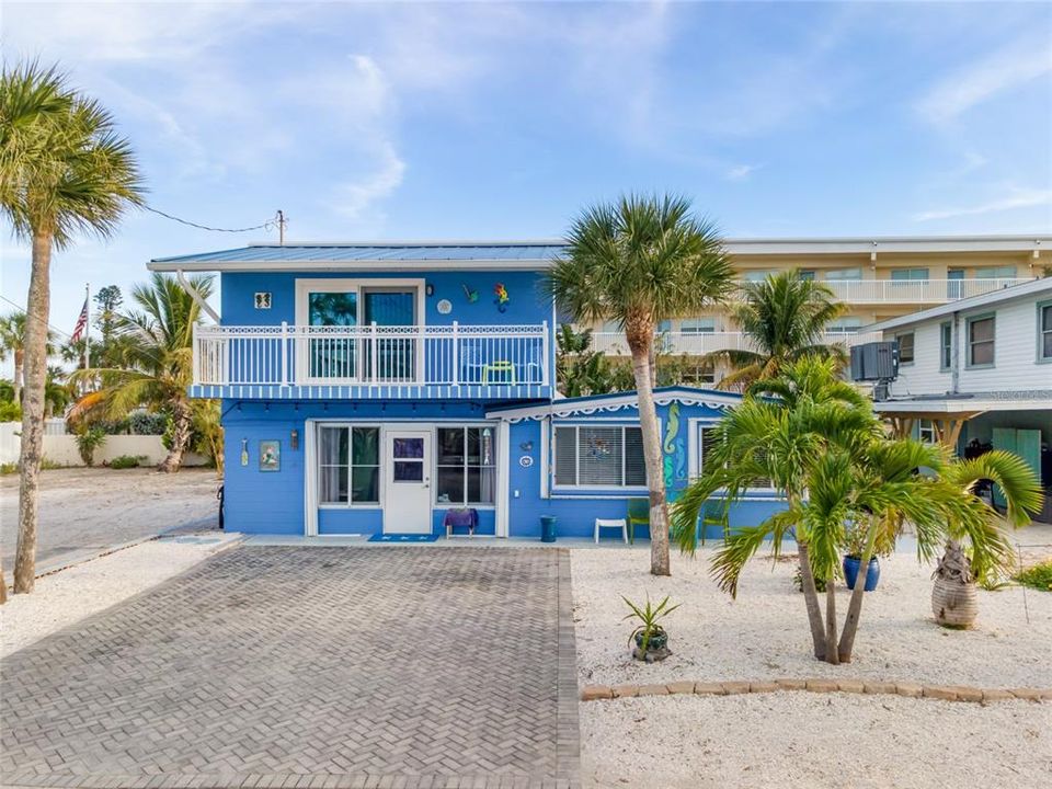 For Sale: $1,800,000 (2 beds, 2 baths, 1468 Square Feet)