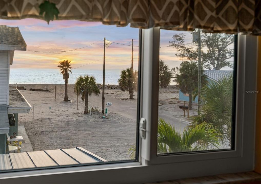 For Sale: $1,800,000 (2 beds, 2 baths, 1468 Square Feet)