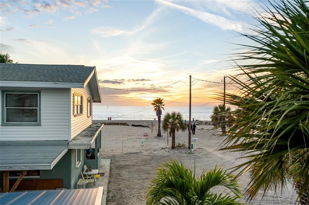 For Sale: $1,800,000 (2 beds, 2 baths, 1468 Square Feet)