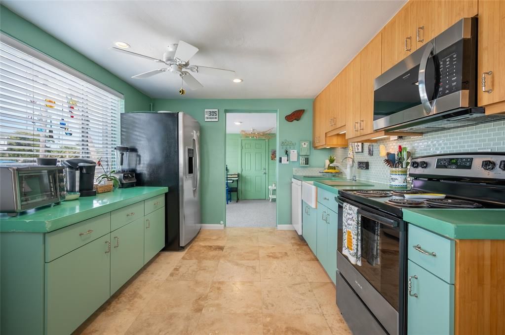 For Sale: $1,800,000 (2 beds, 2 baths, 1468 Square Feet)