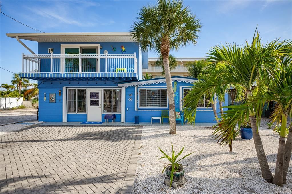 For Sale: $1,800,000 (2 beds, 2 baths, 1468 Square Feet)