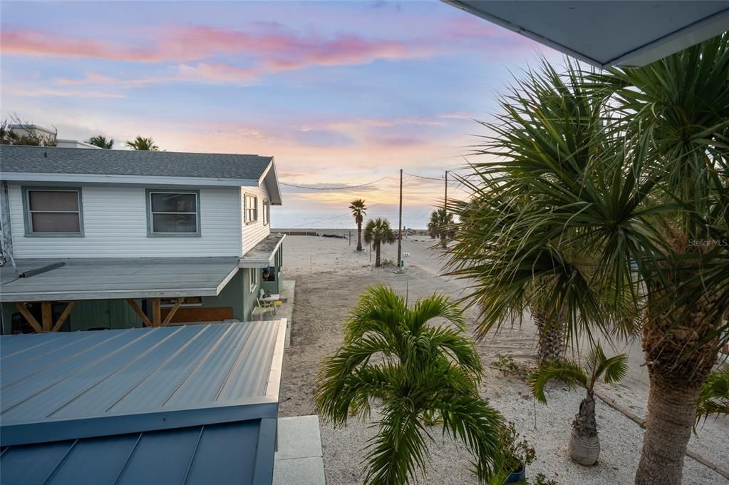 For Sale: $1,800,000 (2 beds, 2 baths, 1468 Square Feet)