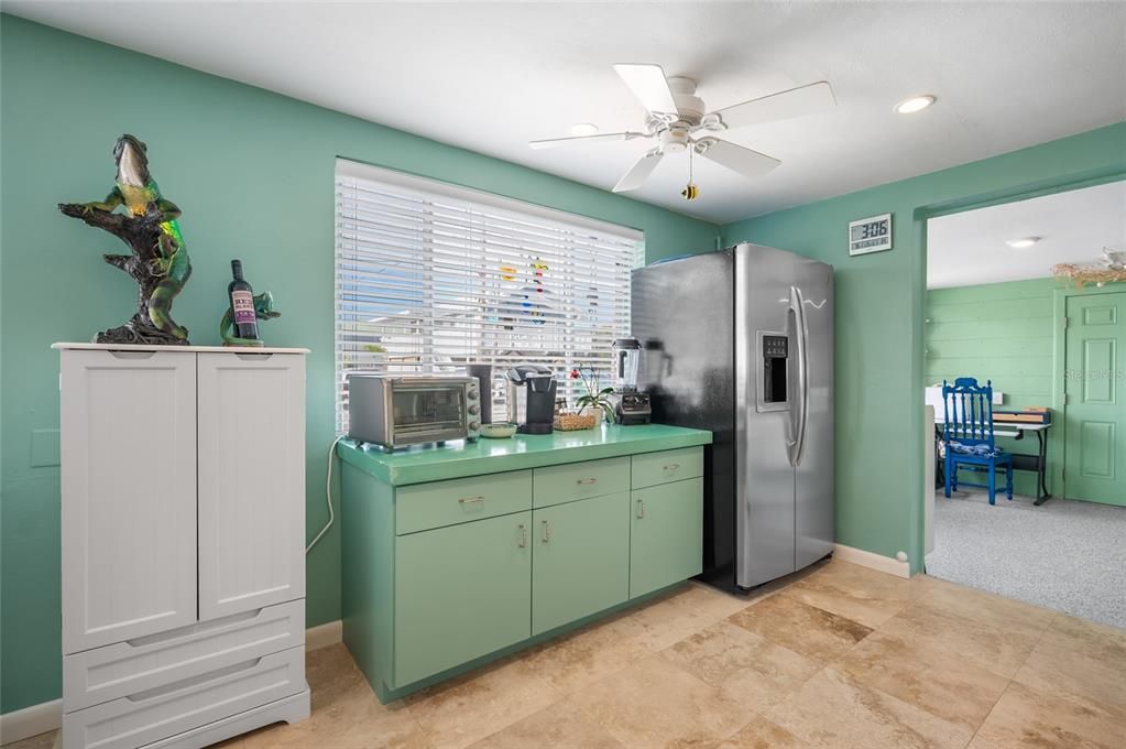 For Sale: $1,800,000 (2 beds, 2 baths, 1468 Square Feet)