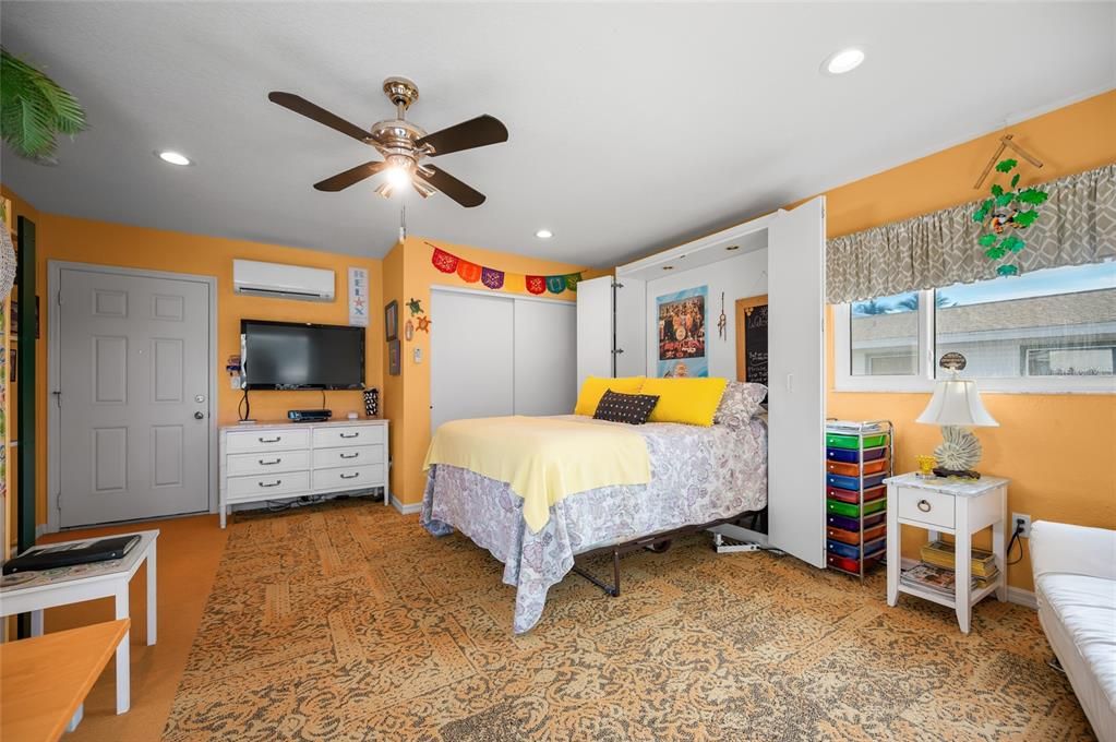 For Sale: $1,800,000 (2 beds, 2 baths, 1468 Square Feet)