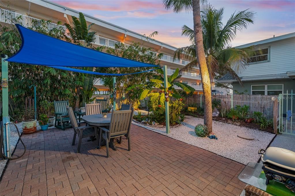 For Sale: $1,800,000 (2 beds, 2 baths, 1468 Square Feet)